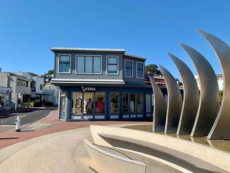 14 Main St, Tiburon, CA à louer - Photo de l’immeuble – Image 1 sur 5
