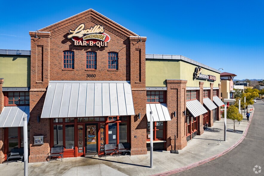 26450 McBean Pky, Valencia, CA à louer - Photo de l’immeuble – Image 3 sur 18