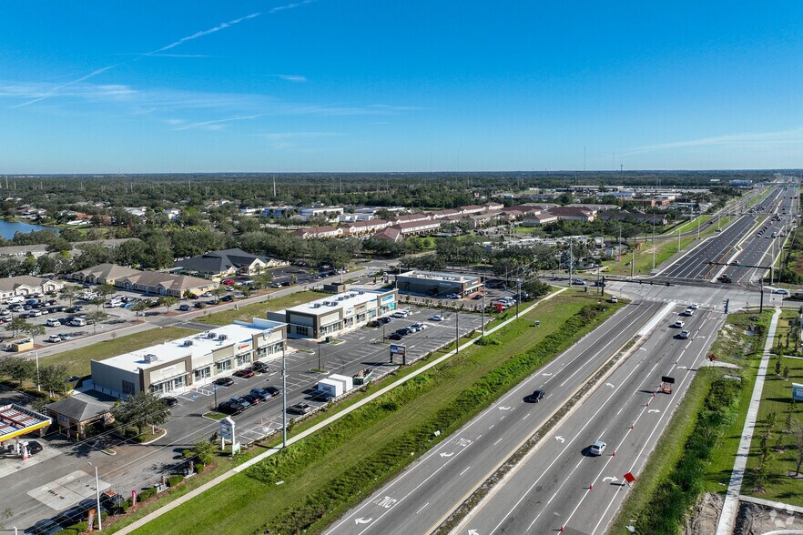 7020 Big Bend Rd, Gibsonton, FL à louer - Photo de l’immeuble – Image 1 sur 5