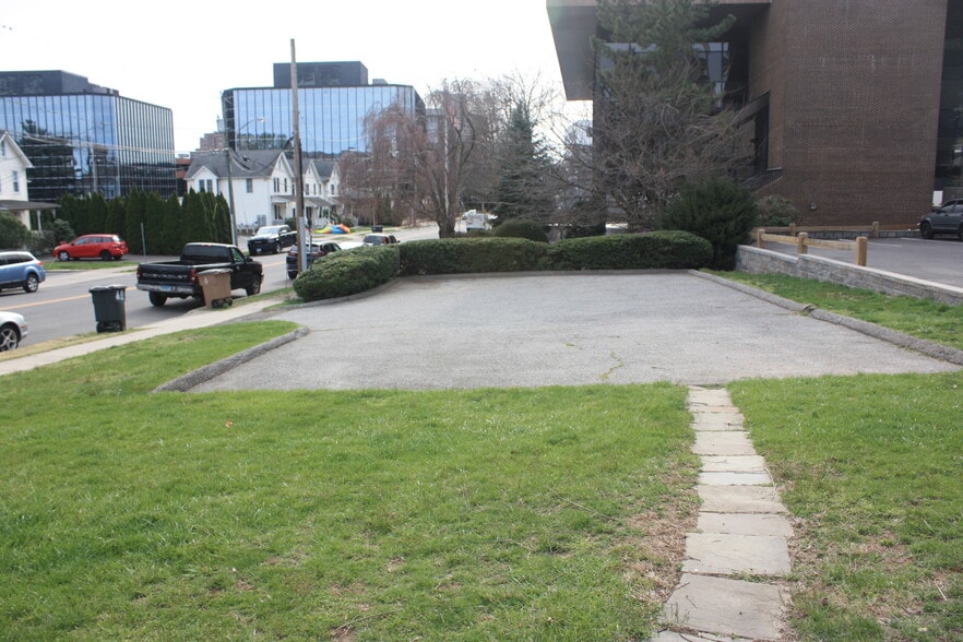 1150 Bedford St, Stamford, CT à louer - Photo de l’immeuble – Image 3 sur 7