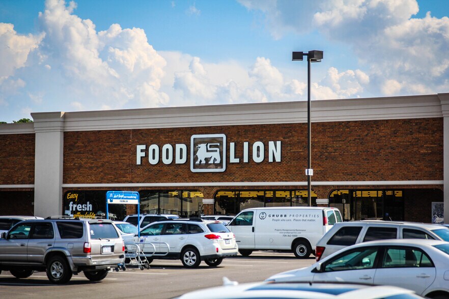 18 The Square At Lillington, Lillington, NC à louer - Photo principale – Image 1 sur 2