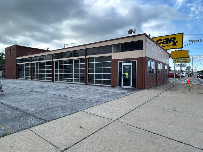 7427 Indianapolis blvd, Hammond, IN à louer - Photo principale – Image 1 sur 10