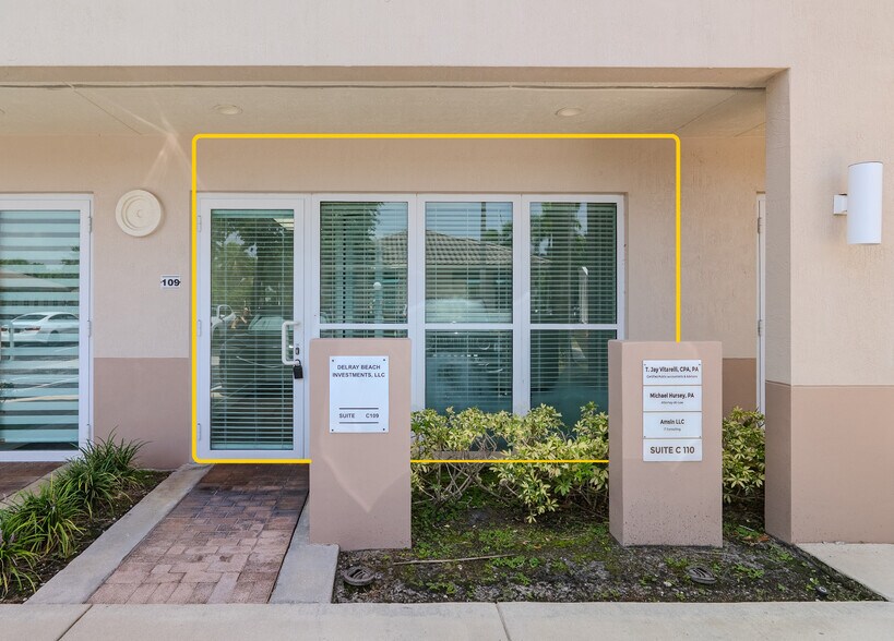 5220 S University Dr, Davie, FL à vendre - Photo de l’immeuble – Image 1 sur 22