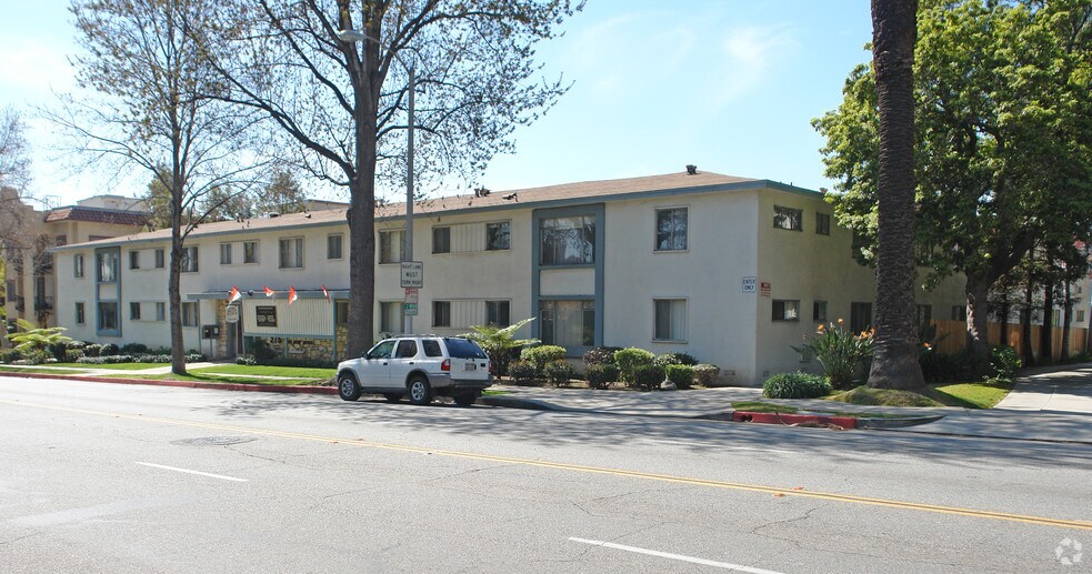 275 S Marengo Ave, Pasadena, CA à vendre - Photo principale – Image 1 sur 33