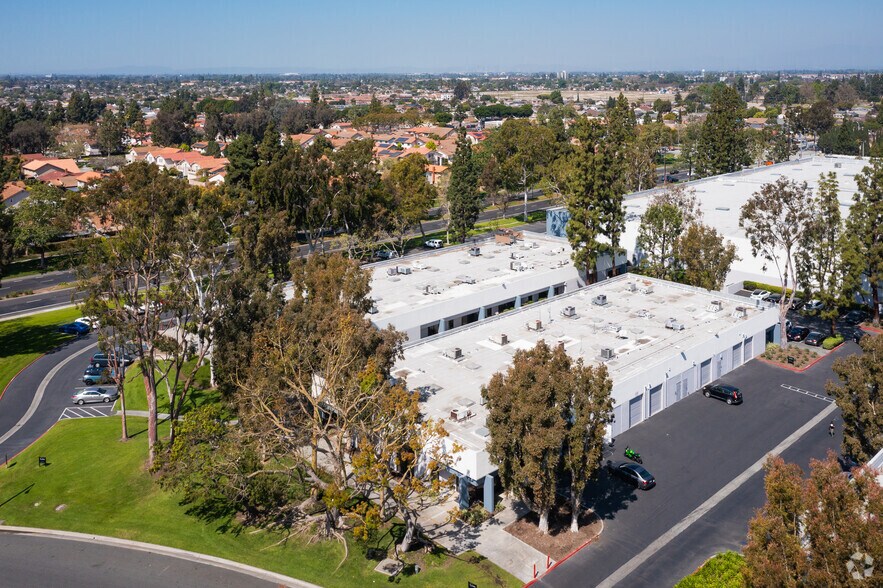 12611 Hiddencreek Way, Cerritos, CA à louer - Aérien – Image 3 sur 5