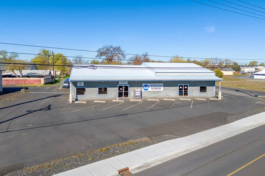 345 N 1st Pl, Hermiston, OR à vendre - Photo de l’immeuble – Image 1 sur 7