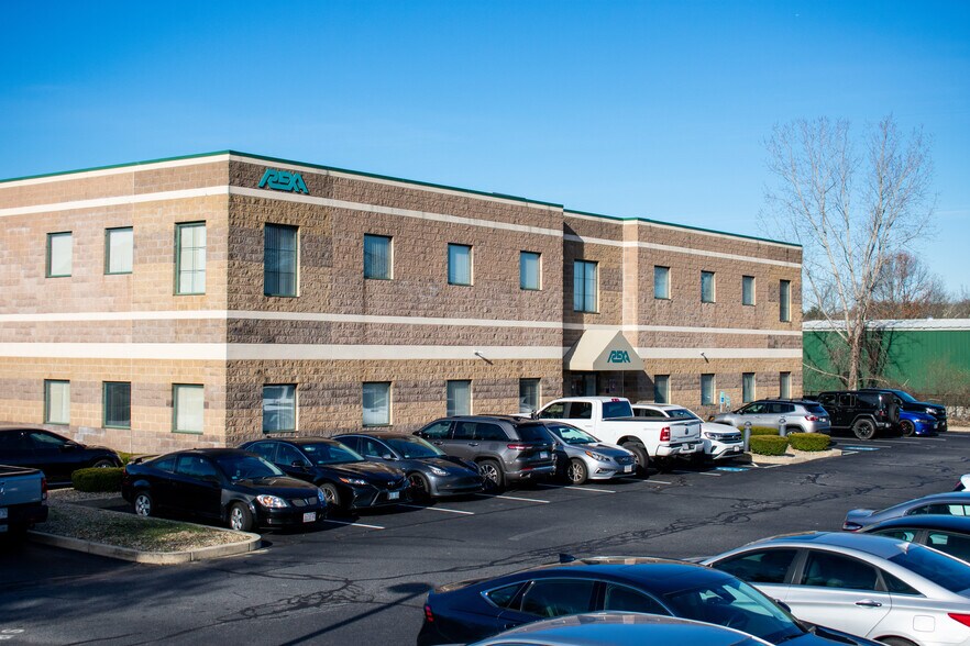 4 Manley St, West Bridgewater, MA à louer - Photo de l’immeuble – Image 1 sur 10