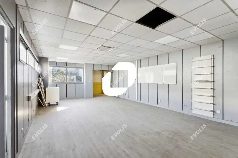 Bureau dans Gentilly à louer - Photo de l’immeuble – Image 3 sur 9