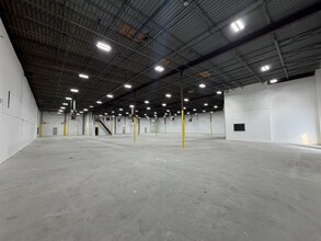 6481 Peachtree Industrial Blvd, Atlanta, GA à louer Photo intérieure– Image 2 sur 6