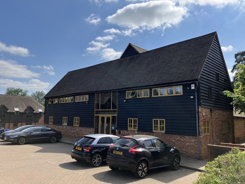 Old Woking Rd, Old Woking à louer - Photo de l’immeuble – Image 2 sur 2