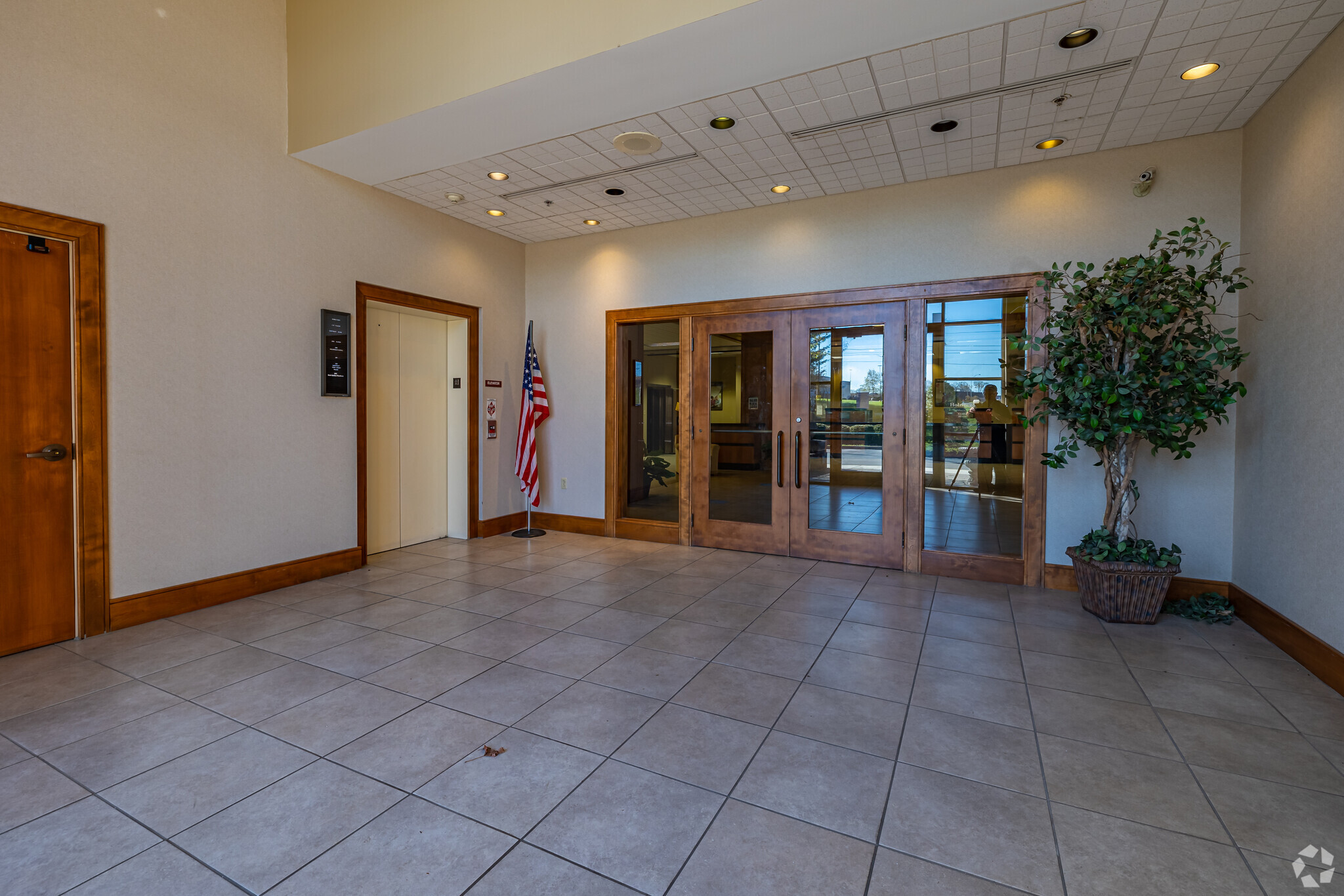 2060 Fort Henry Dr, Kingsport, TN à louer Photo intérieure– Image 1 sur 20