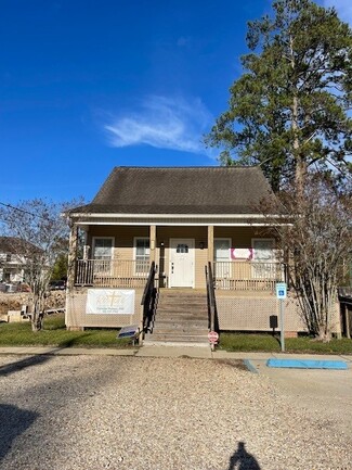 Plus de détails pour 215 North St, Denham Springs, LA - Bureau à louer