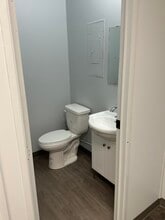 8704 51st Ave NW, Edmonton, AB à louer Photo intérieure– Image 2 sur 4