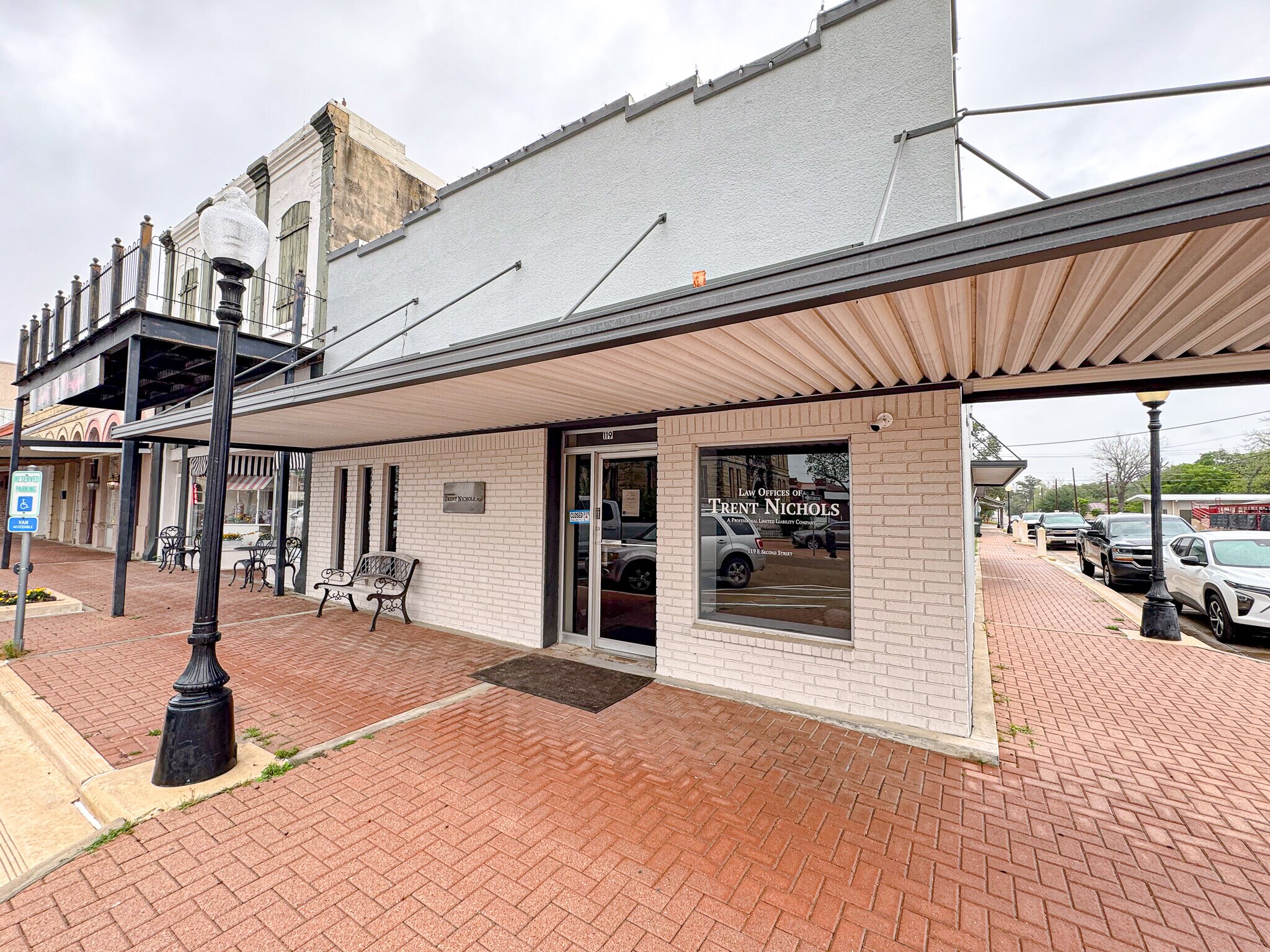 119 E 2nd St, Hallettsville, TX à louer Photo principale– Image 1 sur 18