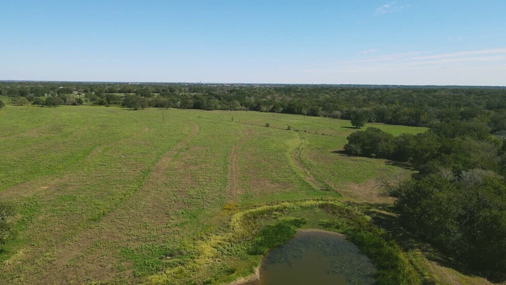 11504 Dowling Rd, College Station, TX à vendre - Vidéo sur l’annonce professionnelle – Image 2 sur 10