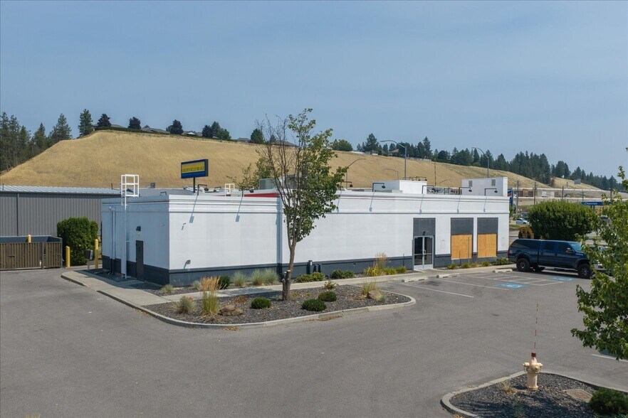 325 N Ross Point Rd, Post Falls, ID à vendre - Photo de l’immeuble – Image 1 sur 28