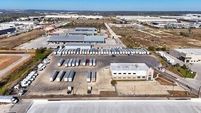 16915 Alamo Pkwy, Selma, TX à louer Aérien– Image 2 sur 5