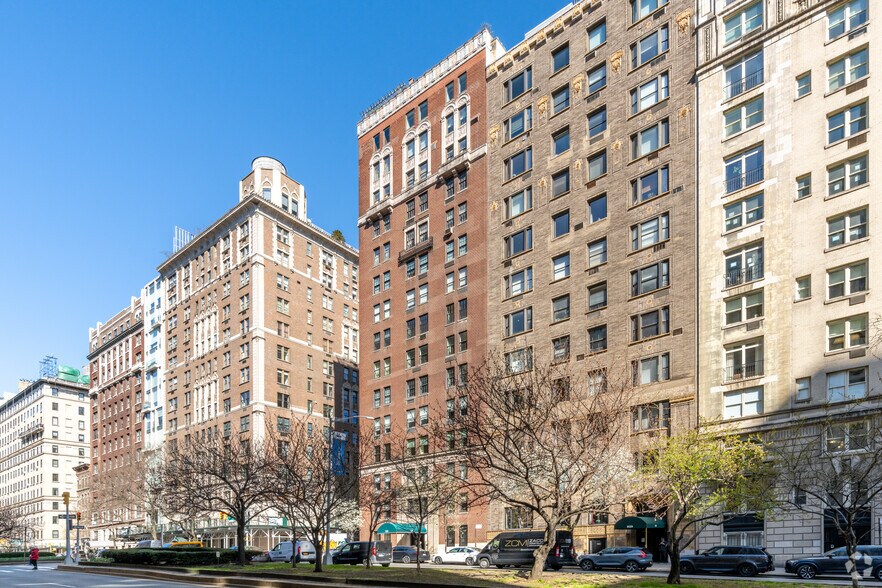 935 Park Ave, New York, NY à vendre - Photo de l’immeuble – Image 3 sur 5