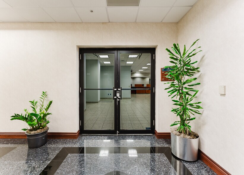 101 N Federal Hwy, Boca Raton, FL à louer - Hall d’entrée – Image 3 sur 11