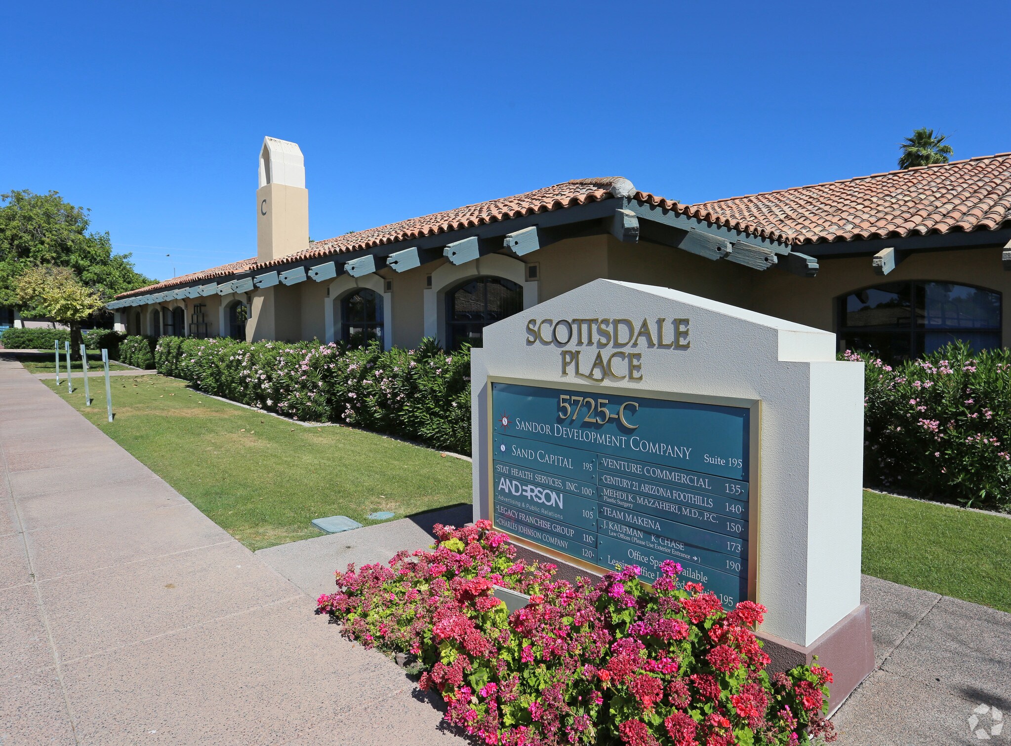 5725 N Scottsdale, Scottsdale, AZ à louer Photo principale– Image 1 sur 11