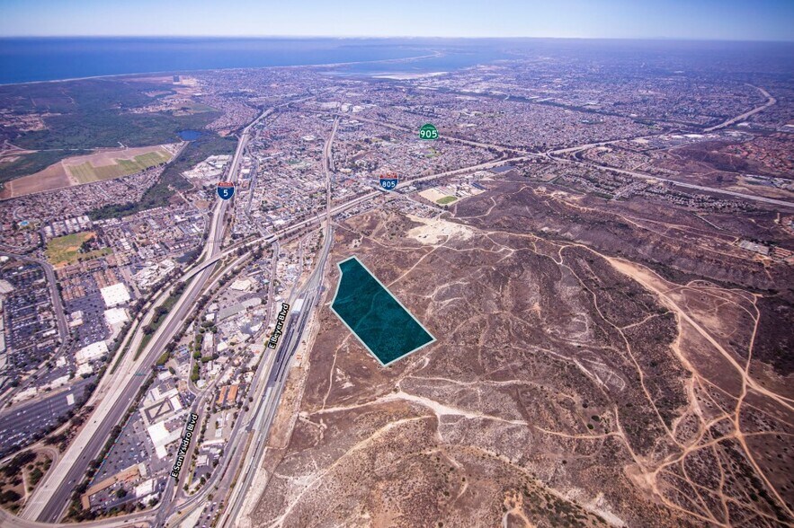E Beyer Blvd, San Ysidro, CA à vendre - Aérien – Image 2 sur 5
