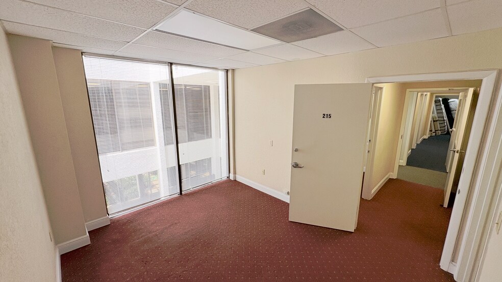 1041 SE 17th St, Fort Lauderdale, FL à louer - Photo de l’immeuble – Image 2 sur 12