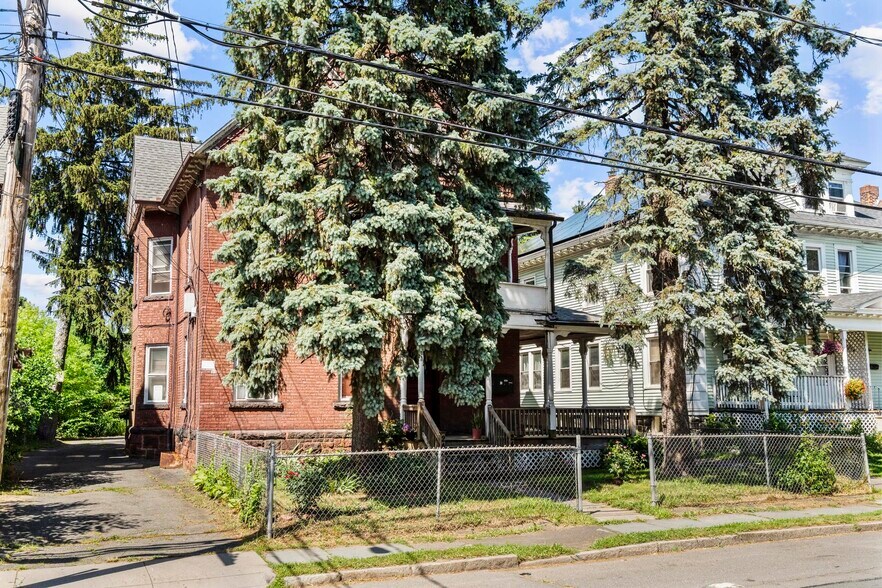 240 Sargeant St, Hartford, CT à vendre - Photo de l’immeuble – Image 3 sur 16