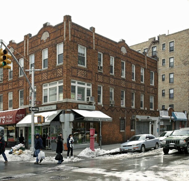 81-02 37th Ave, Jackson Heights, NY à louer - Photo de l’immeuble – Image 2 sur 4