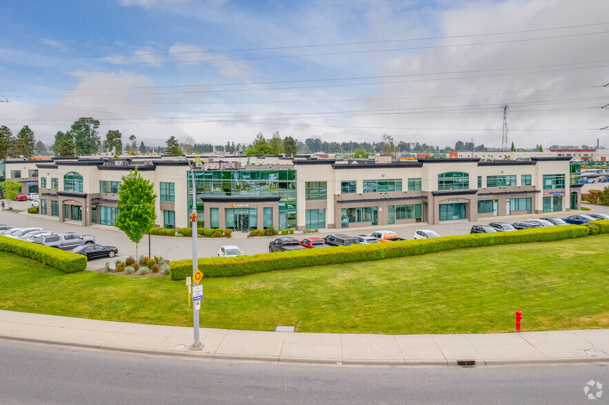 2071 Kingsway Ave, Port Coquitlam, BC à louer - Photo de l’immeuble – Image 1 sur 22