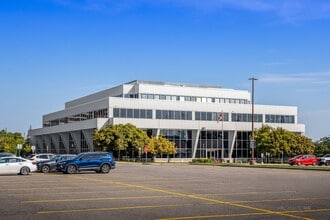 2204 Walkley Rd, Ottawa, ON à louer Photo de l’immeuble– Image 1 sur 10