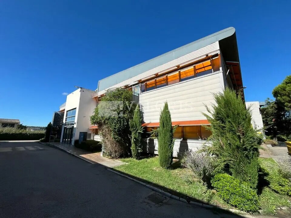 130 Rue Frédéric Joliot Curie, Aix-en-Provence à louer Photo de l’immeuble– Image 1 sur 11