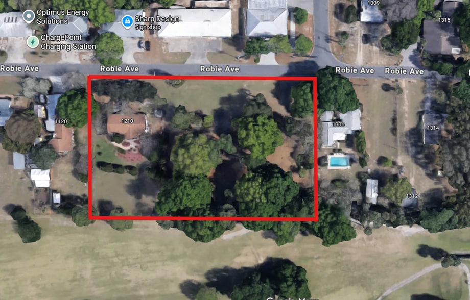1210 Robie Ave, Mount Dora, FL à vendre - Aérien – Image 1 sur 2