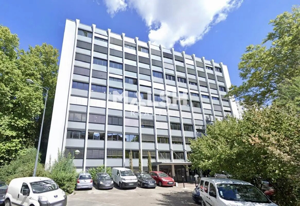 Bureau dans Villeurbanne à louer Photo de l’immeuble– Image 1 sur 12