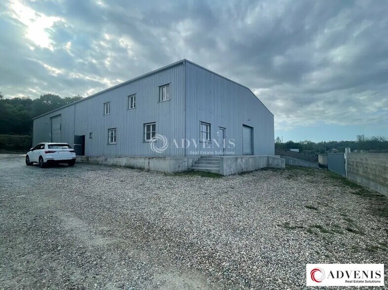 Local d’activités dans Bassens à louer - Photo de l’immeuble – Image 2 sur 8