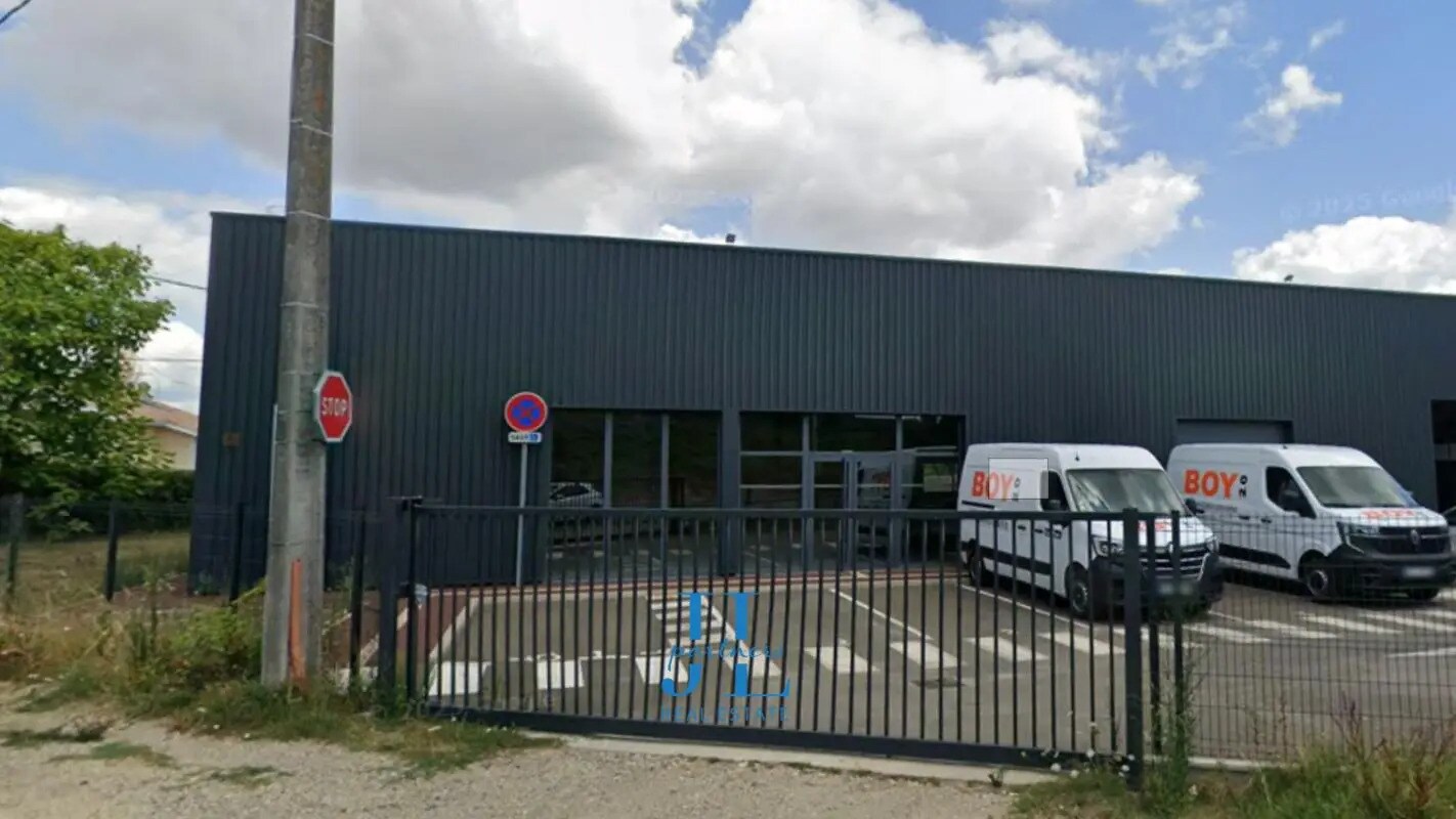 Local commercial dans Villenave-d'Ornon à louer Photo de l’immeuble– Image 1 sur 2