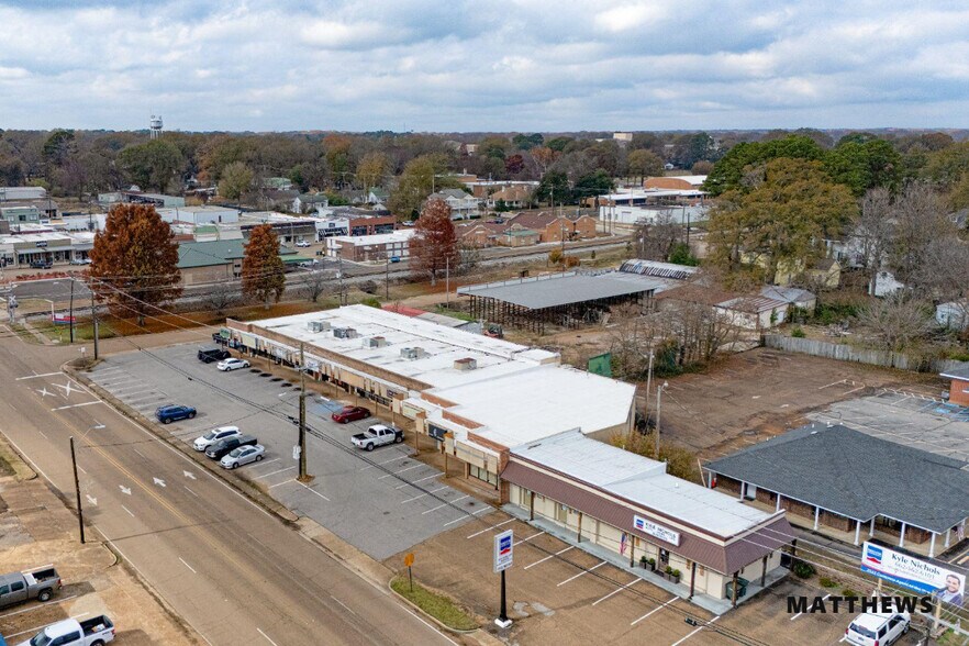 98-110 E Main St, Senatobia, MS à vendre - Photo de l’immeuble – Image 2 sur 3