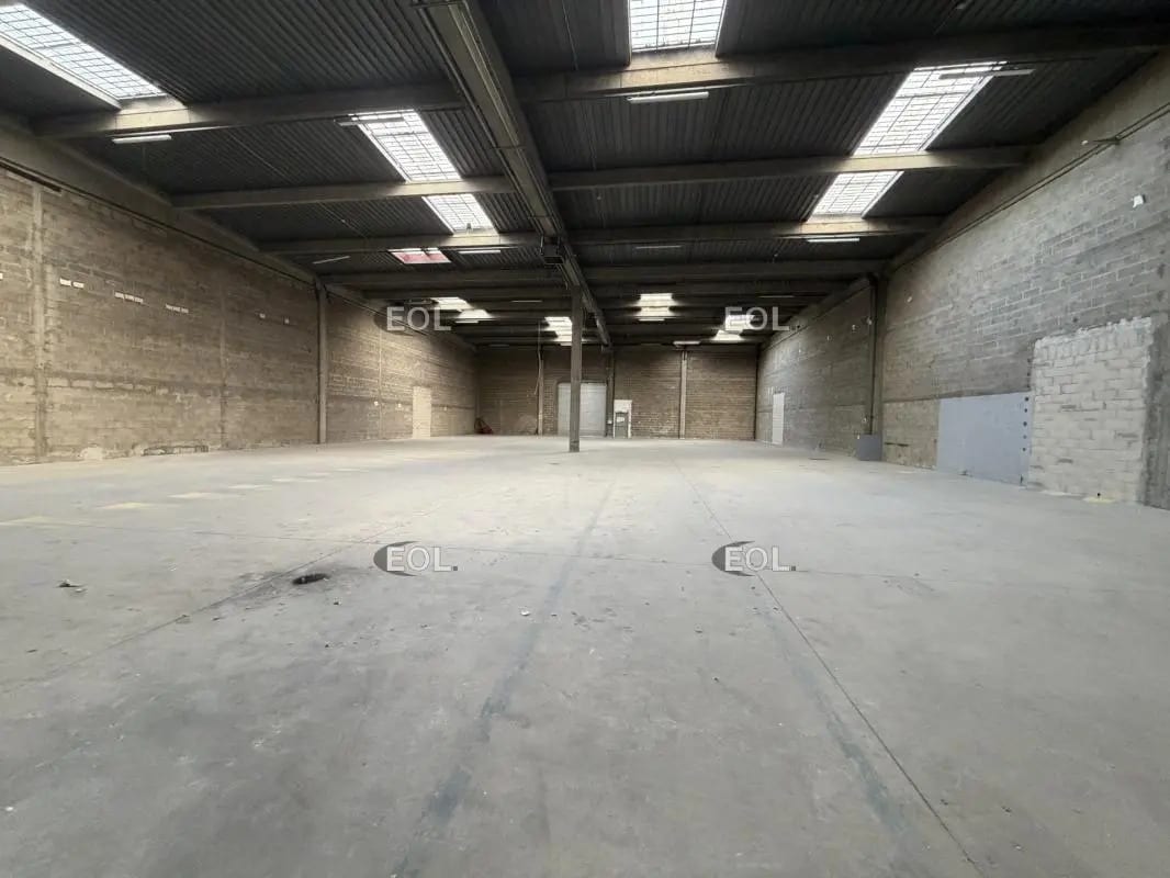 Local d’activités dans Goussainville à louer Photo intérieure– Image 1 sur 12