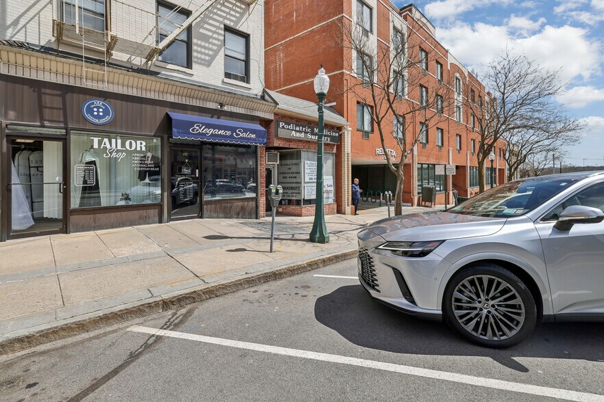135 Mamaroneck Ave, Mamaroneck, NY à louer - Photo de l’immeuble – Image 2 sur 14