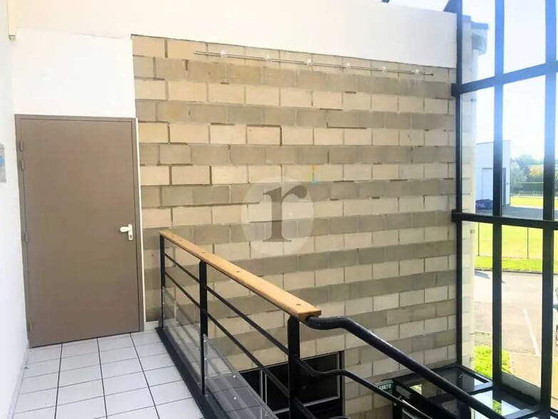 Local d'activités dans Ruitz à vendre - Photo intérieure – Image 2 sur 5