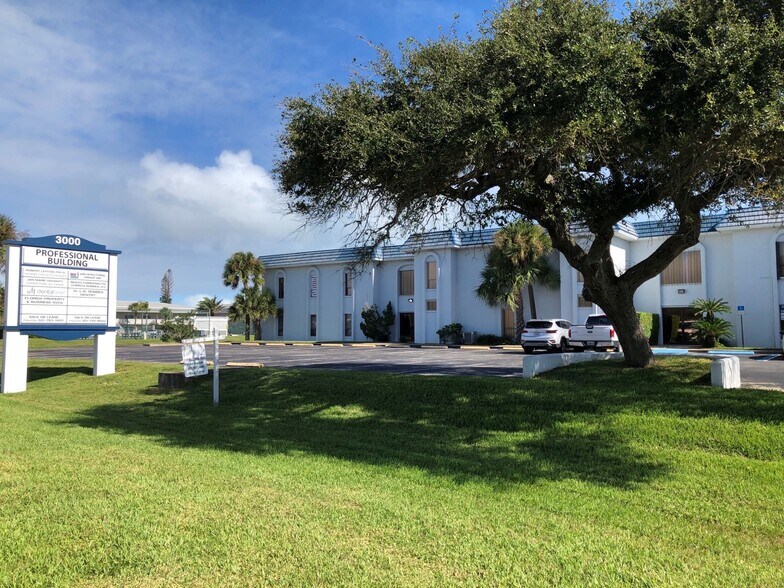 3000 N Atlantic Ave, Cocoa Beach, FL à louer - Photo de l’immeuble – Image 2 sur 31