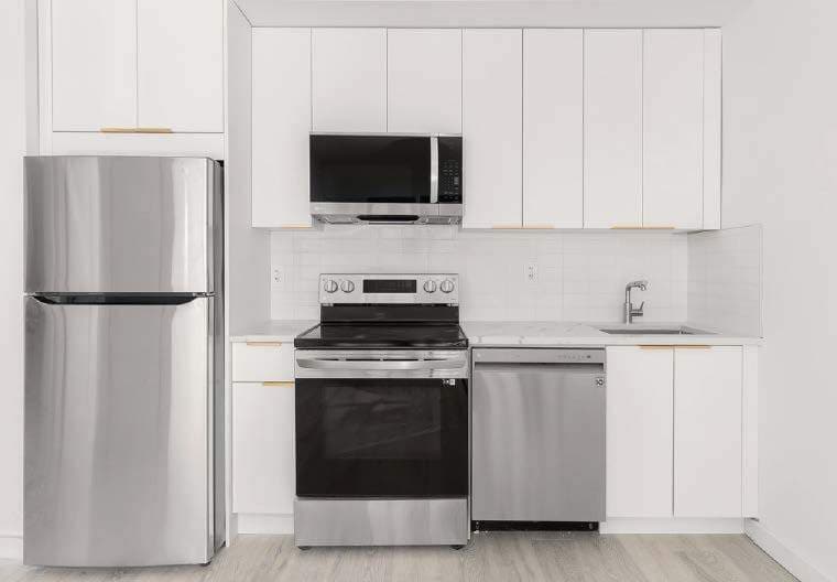 230 Boerum St, Brooklyn, NY à vendre - Photo de l’immeuble – Image 2 sur 7