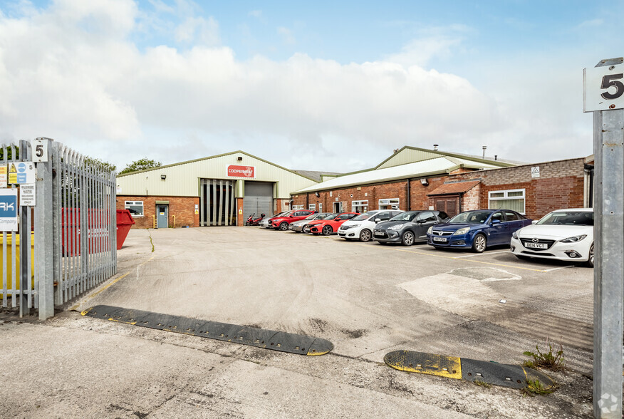 21-24 Slaidburn Crescent, Southport à louer - Photo de l’immeuble – Image 2 sur 7