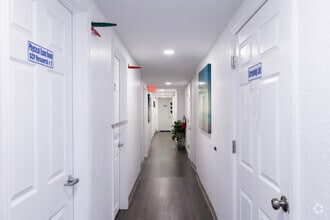 400 15th St N, Saint Petersburg, FL à louer Photo intérieure– Image 2 sur 20