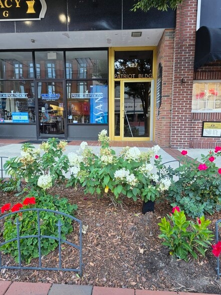 127-137 Main St, Nashua, NH à louer - Photo de l’immeuble – Image 2 sur 4