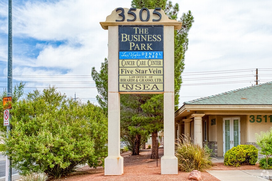 3511 E Harmon Ave, Las Vegas, NV à louer - Photo de l’immeuble – Image 3 sur 27