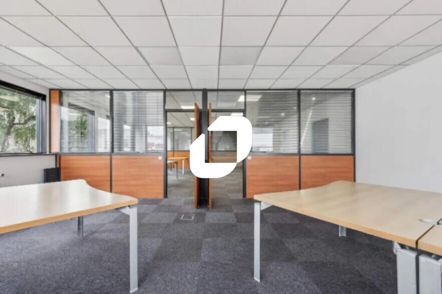 Bureau dans Bry-sur-Marne à louer - Photo de l’immeuble – Image 3 sur 13