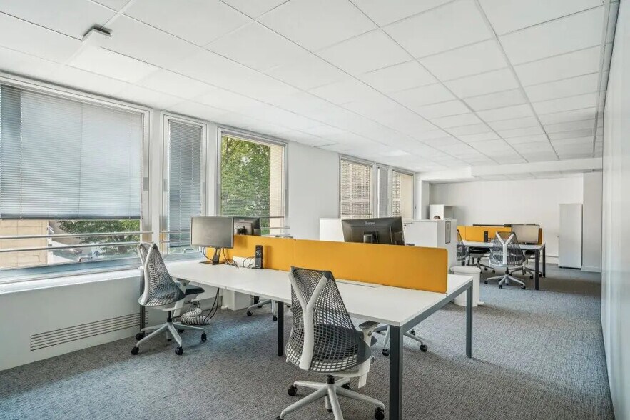 34-42 Avenue Raymond Poincaré, Paris à louer - Photo de l’immeuble – Image 3 sur 13