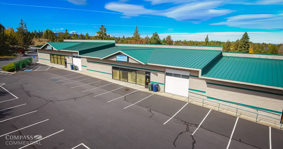 63830 Clausen Rd, Bend, OR à louer - Photo de l’immeuble – Image 1 sur 4