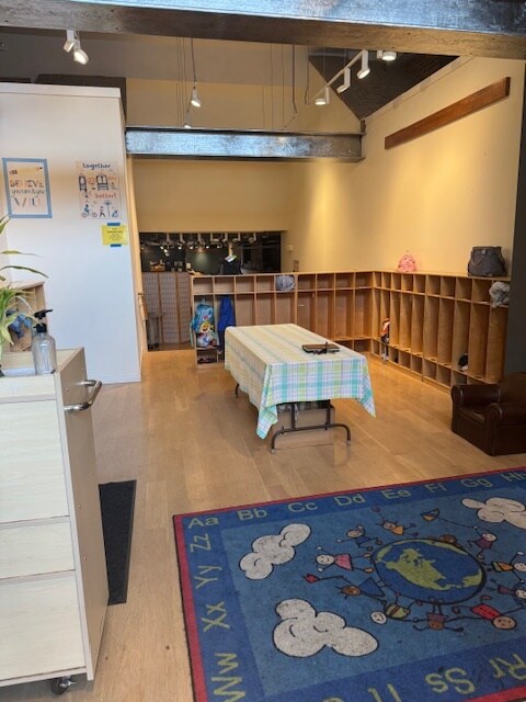 2235 Mission St, San Francisco, CA 94110 - Lot Retail - - Photo intérieure - Image 2 of 12
