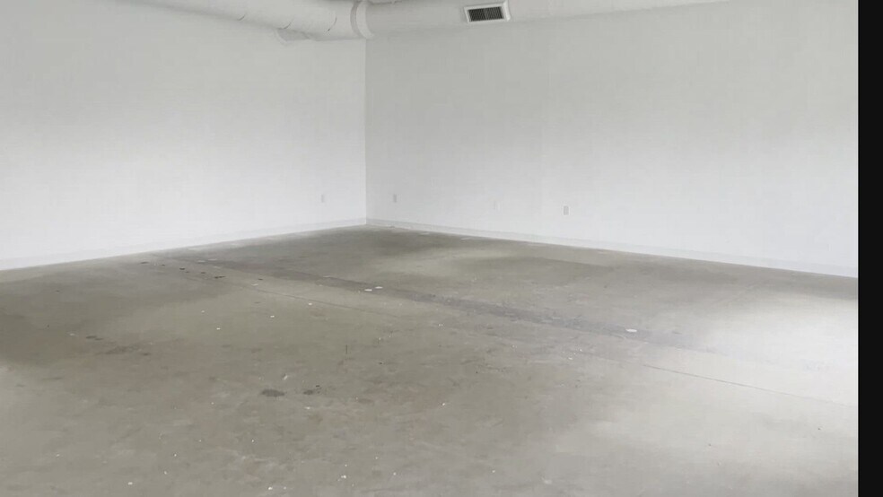1630 Manheim Pike, Lancaster, PA à louer - Vidéo sur l’annonce professionnelle – Image 2 sur 13